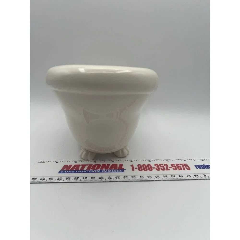 Porcelain Claw Foot Tub Roses Soap 8